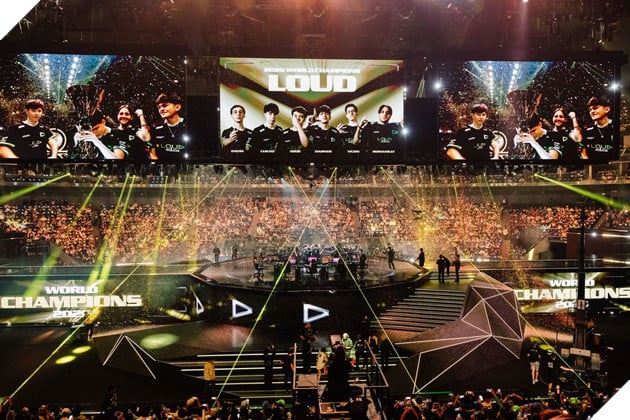 VALORANT Champions 2026 Hạ Màn Rực Rỡ: Cựu Vương Trở Lại - Bùng Nổ Trải Nghiệm Cho Khán Giả Việt Nam