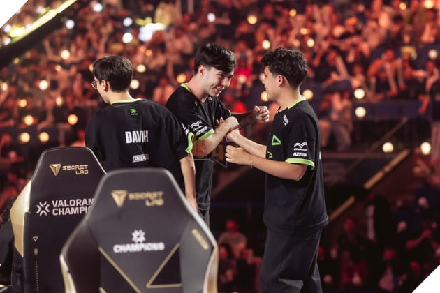 VALORANT Champions 2026: Niềm Tin Đưa Tập Thể Trẻ Team LOUD Lên Đỉnh Thế Giới 2