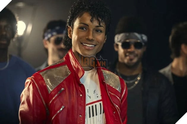 Hình ảnh tạo hình của diễn viên Jaafar Jackson trong vai ngôi sao âm nhạc Michael Jackson.