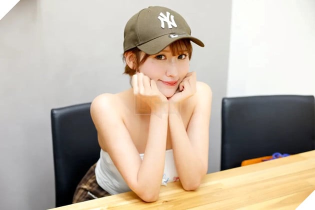 Nghịch lý ngậm thìa vàng : Ái nữ gia đình tài phiệt giấu bố mẹ gia nhập ngành phim người lớn để tự lập, thừa nhận muốn kiếm tiền khủng để giữ chuẩn sống xa hoa  2