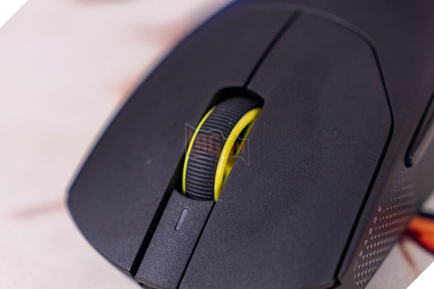Review Corsair Sabre V3 Pro UltraLight Wireless: Chuột gaming siêu nhẹ với công nghệ Pure Vector giúp game thủ aim 'dính' như keo 7