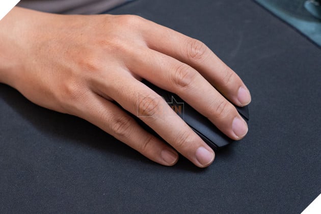 Review Corsair Sabre V3 Pro UltraLight Wireless: Chuột gaming siêu nhẹ với công nghệ Pure Vector giúp game thủ aim 'dính' như keo 26
