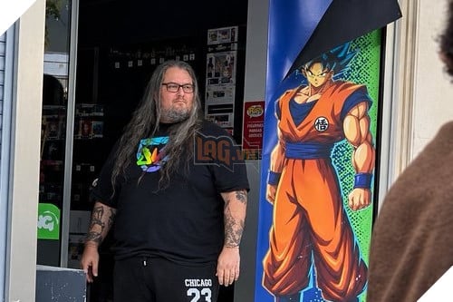  Chiến binh Saiyan giữa tâm bão bạo lực: Người quản lý tiệm game một mình can trường chặn đám đông hôi của tại Pháp, cộng đồng mạng quyên góp hơn nửa tỷ đồng tiếp sức 2