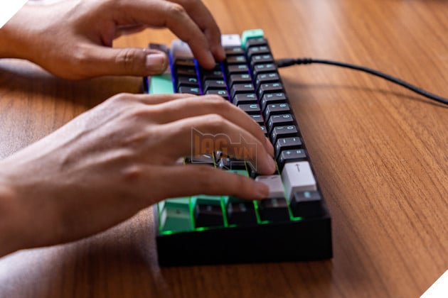 Razer Reclusa X Mini 65%: Cảm giác gõ bàn phím custom, loạt tính năng gaming  20