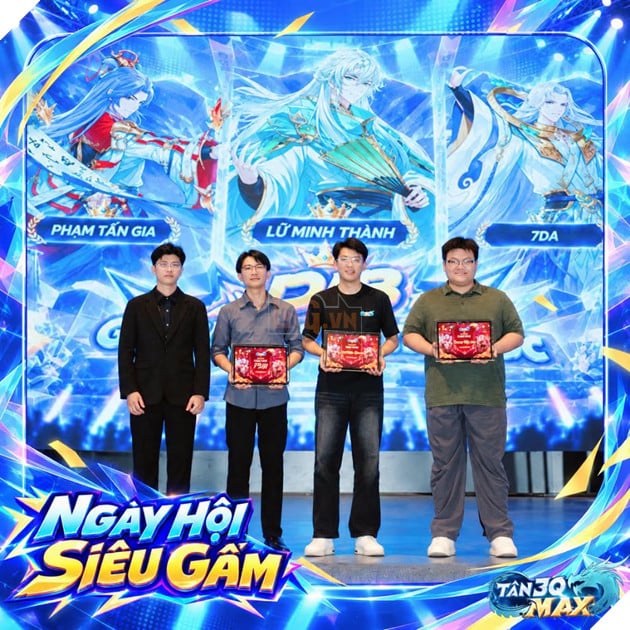 Cộng Đồng Tân 3Q: MAX “Xôm” Từ Online Đến Offline, Game Thủ Chống Nạng Vẫn Quyết Tâm Đi Hội Ngộ 6
