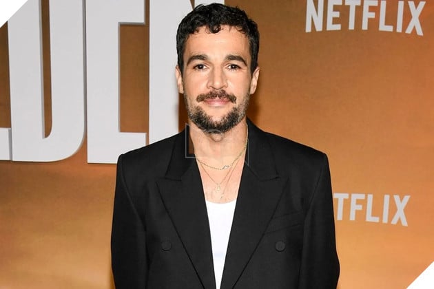 Hình ảnh về nam diễn viên Christopher Abbott.