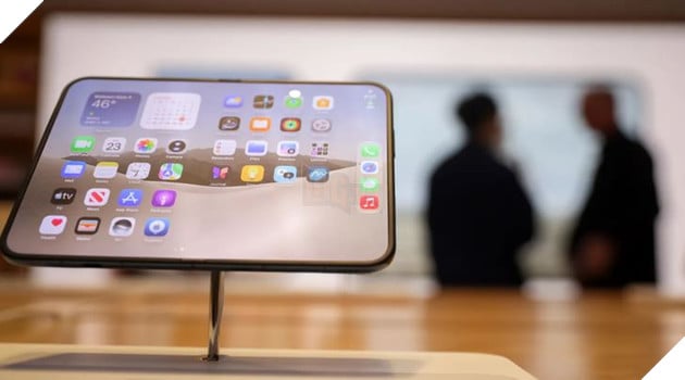Apple xác nhận iPhone Duo bị nứt màn hình, hỗ trợ đổi máy cho người dùng gặp lỗi